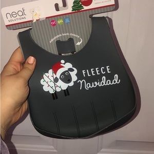 NWT silicone baby bib Christmas